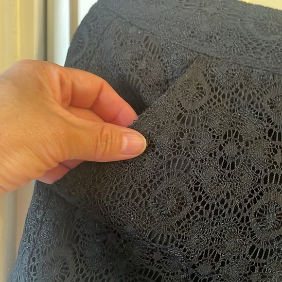 GUESS shorts - Picture 2 of 6